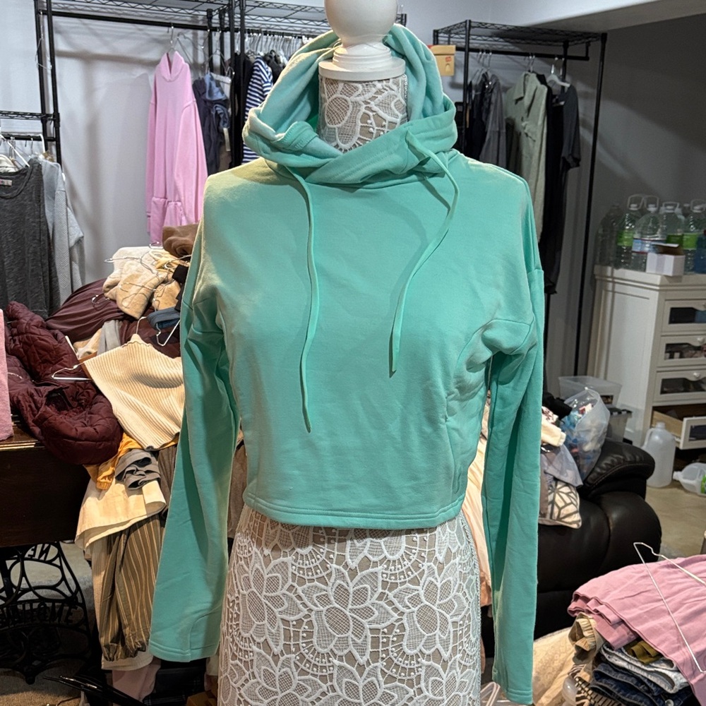 Hylete Mint Teal Active Crop Top